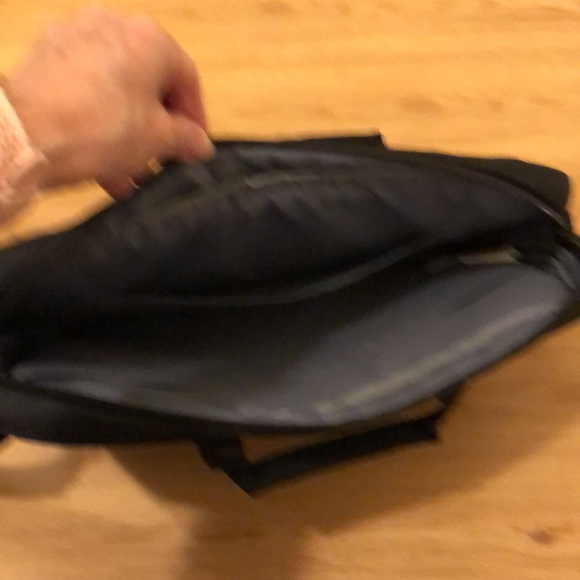 Amazon basics computer bag - Picture 3 of 4